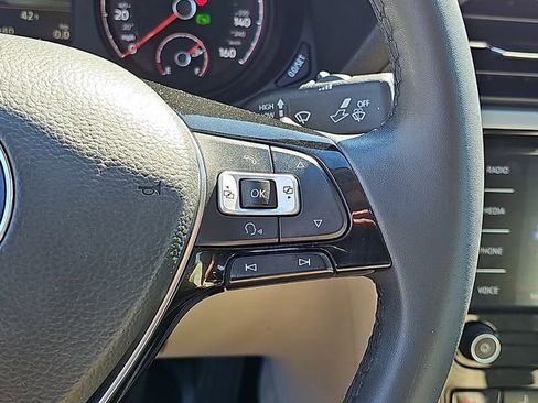 Used 2022 Volkswagen Passat 2.0T SE image 23