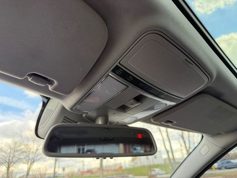 Used 2013 Mercedes-Benz S 550 image 37