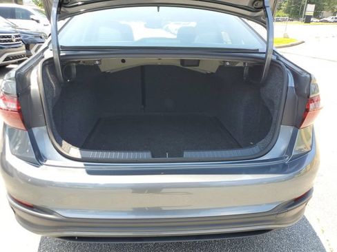 Certified 2023 Volkswagen Jetta SE FWD image 14