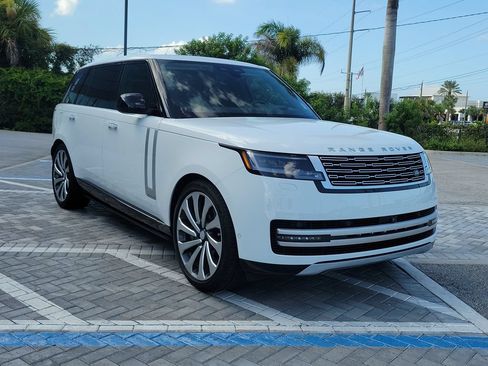 Used 2025 Land Rover Range Rover Long Wheelbase Autobiography AWD/4WD image 7