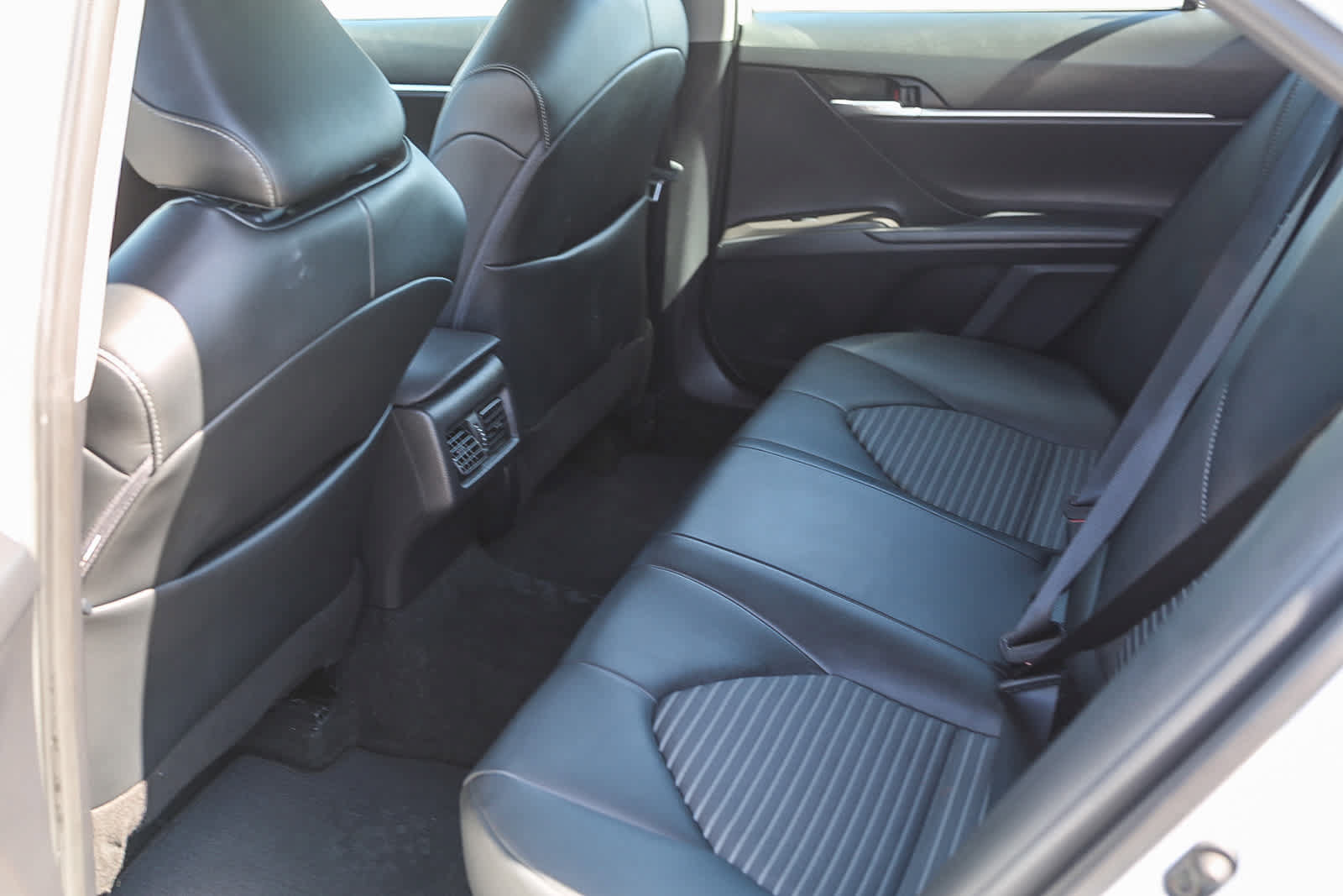 Used 2024 Toyota Camry SE w/ Audio Upgrade Package FWD image 18