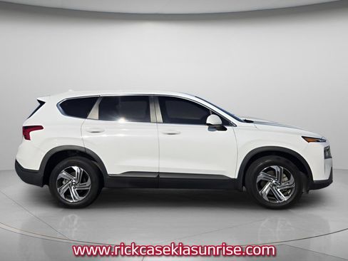 Used 2023 Hyundai Santa Fe SE w/ Winter Weather Package FWD image 5