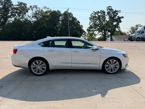 Used 2017 Chevrolet Impala Premier w/ Enhanced Convenience Package FWD image 2