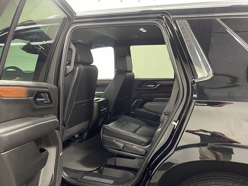Used 2025 GMC Yukon Denali AWD/4WD image 15