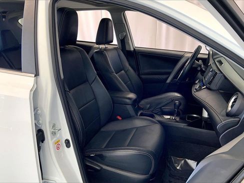Used 2017 Toyota RAV4 XLE image 6