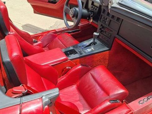 Used 1987 Chevrolet Corvette Convertible image 18
