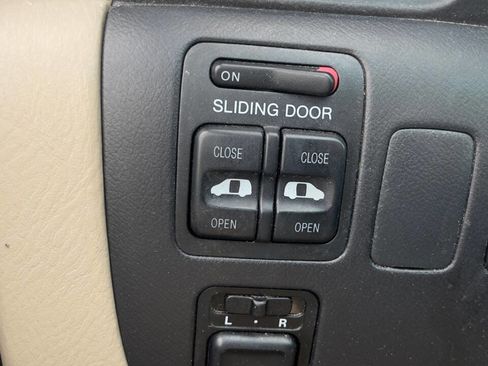 Used 2004 Honda Odyssey EX image 18