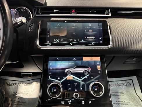 Used 2022 Land Rover Range Rover Velar R-Dynamic S image 28