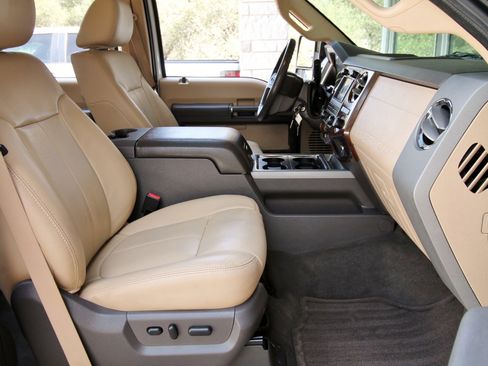 Used 2011 Ford F250 Lariat w/ Lariat Ultimate Pkg image 39