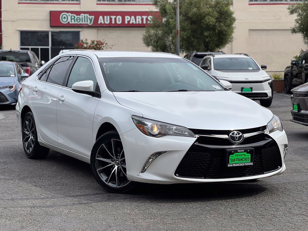 Certified 2016 Toyota Camry XSE FWD image 7