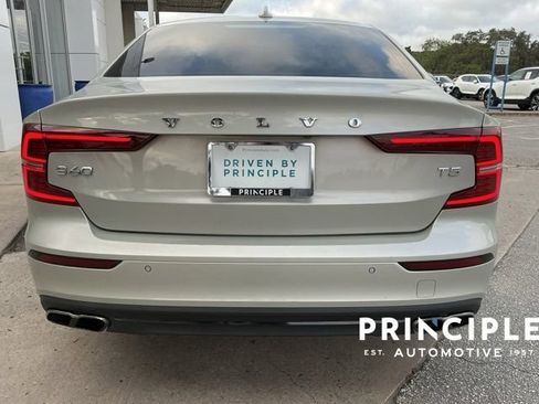 Used 2020 Volvo S60 T5 Momentum FWD image 9