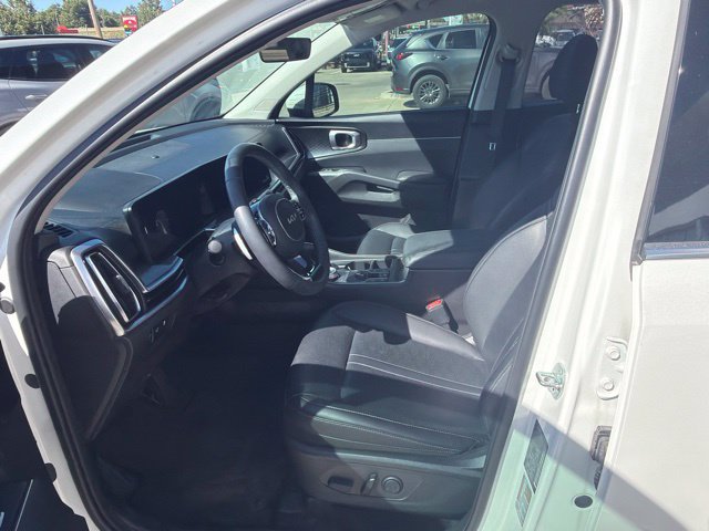 Used 2025 Kia Sorento EX AWD/4WD image 7