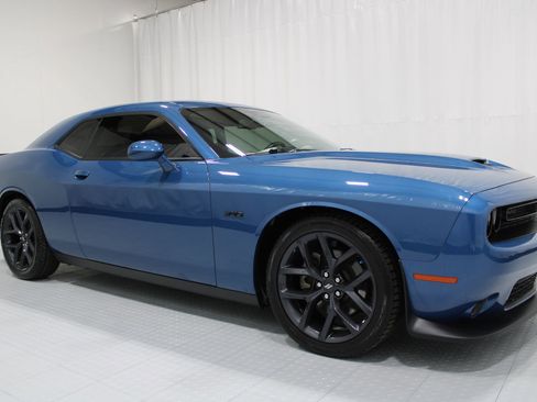 Used 2023 Dodge Challenger R/T w/ Blacktop Package RWD image 4
