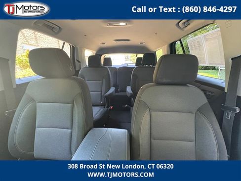 Used 2019 Chevrolet Traverse LT image 17