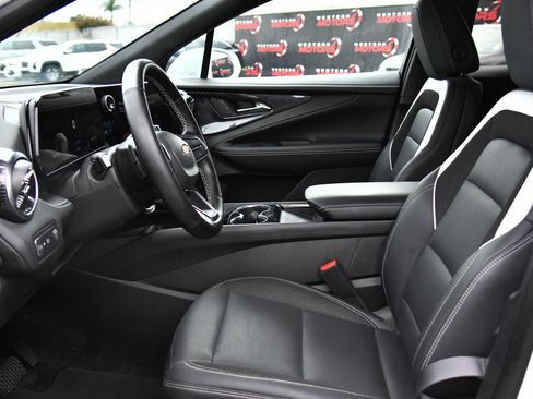 Used 2024 Chevrolet Blazer EV LT AWD/4WD image 17