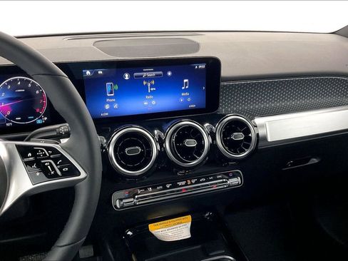 New 2026 Mercedes-Benz GLB 250 image 6