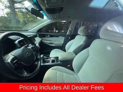 Used 2020 Kia Sorento S FWD image 8