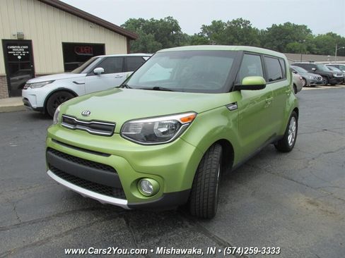 Used 2018 Kia Soul + FWD image 3
