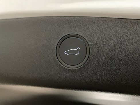 Used 2023 Tesla Model 3 Performance image 8