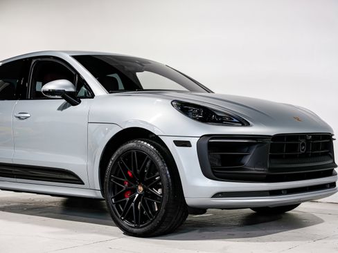Used 2022 Porsche Macan GTS w/ Sport Chrono Package image 49