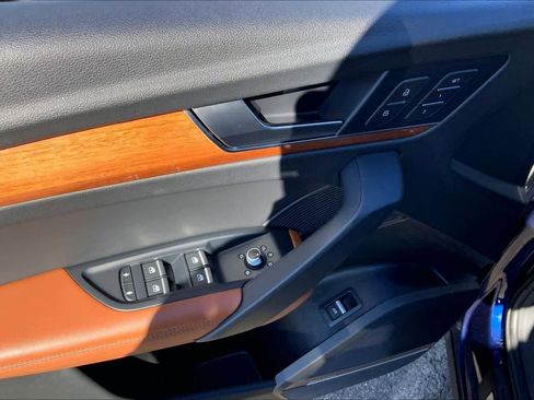 Used 2021 Audi Q5 Premium Plus w/ Premium Plus Package image 36