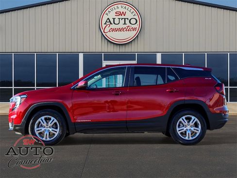 Used 2024 GMC Terrain SLE image 4