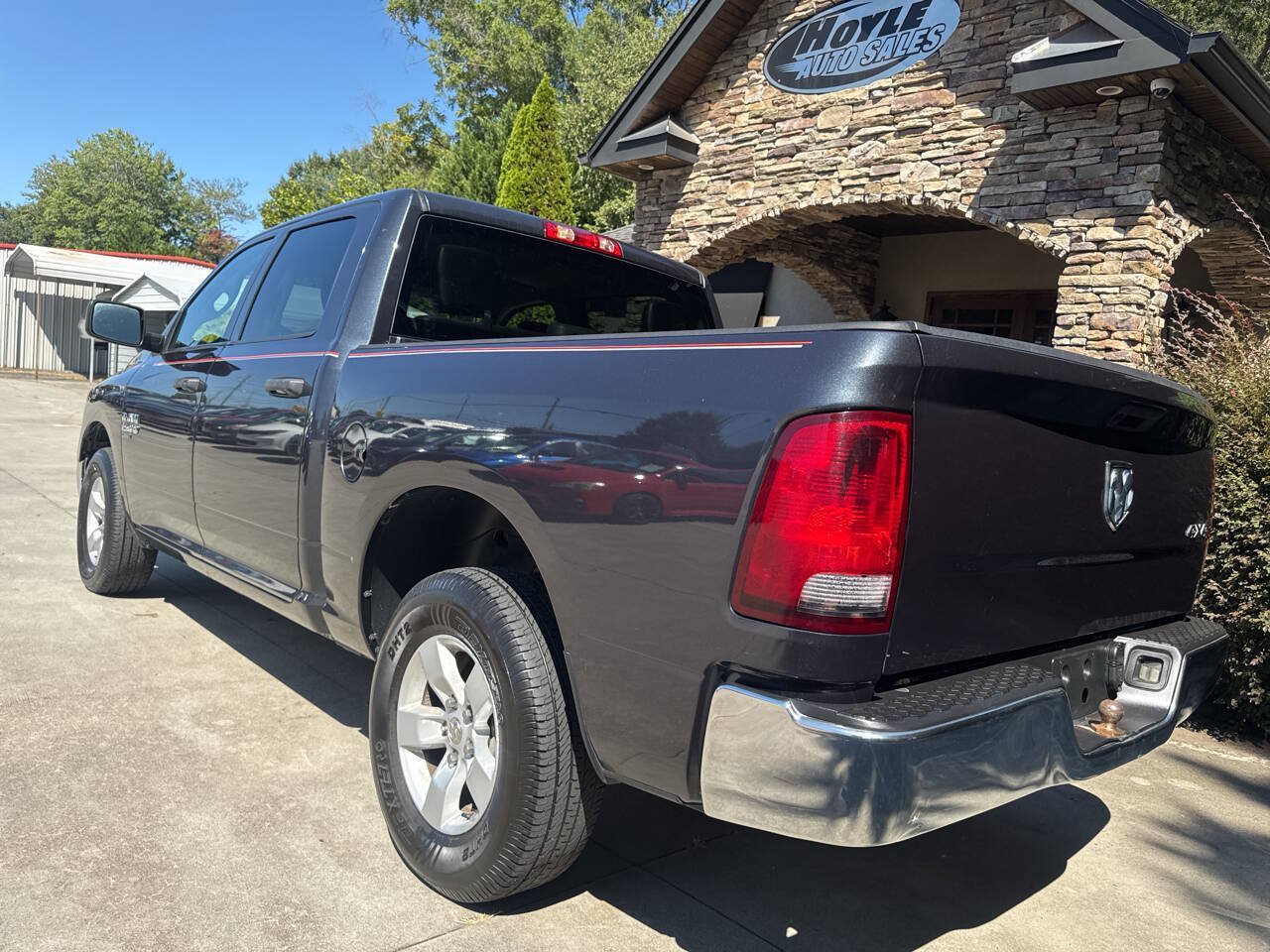 Used 2021 RAM 1500 Tradesman w/ Chrome Appearance Group AWD/4WD image 4
