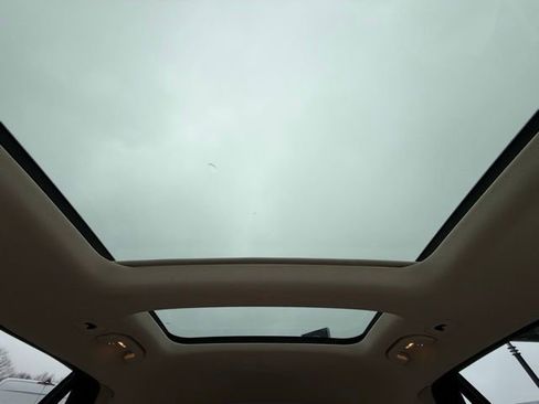 Used 2022 Mercedes-Benz GLC 300 4MATIC image 18