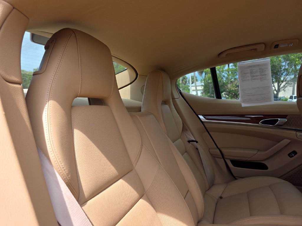 Used 2014 Porsche Panamera 4 AWD/4WD image 19