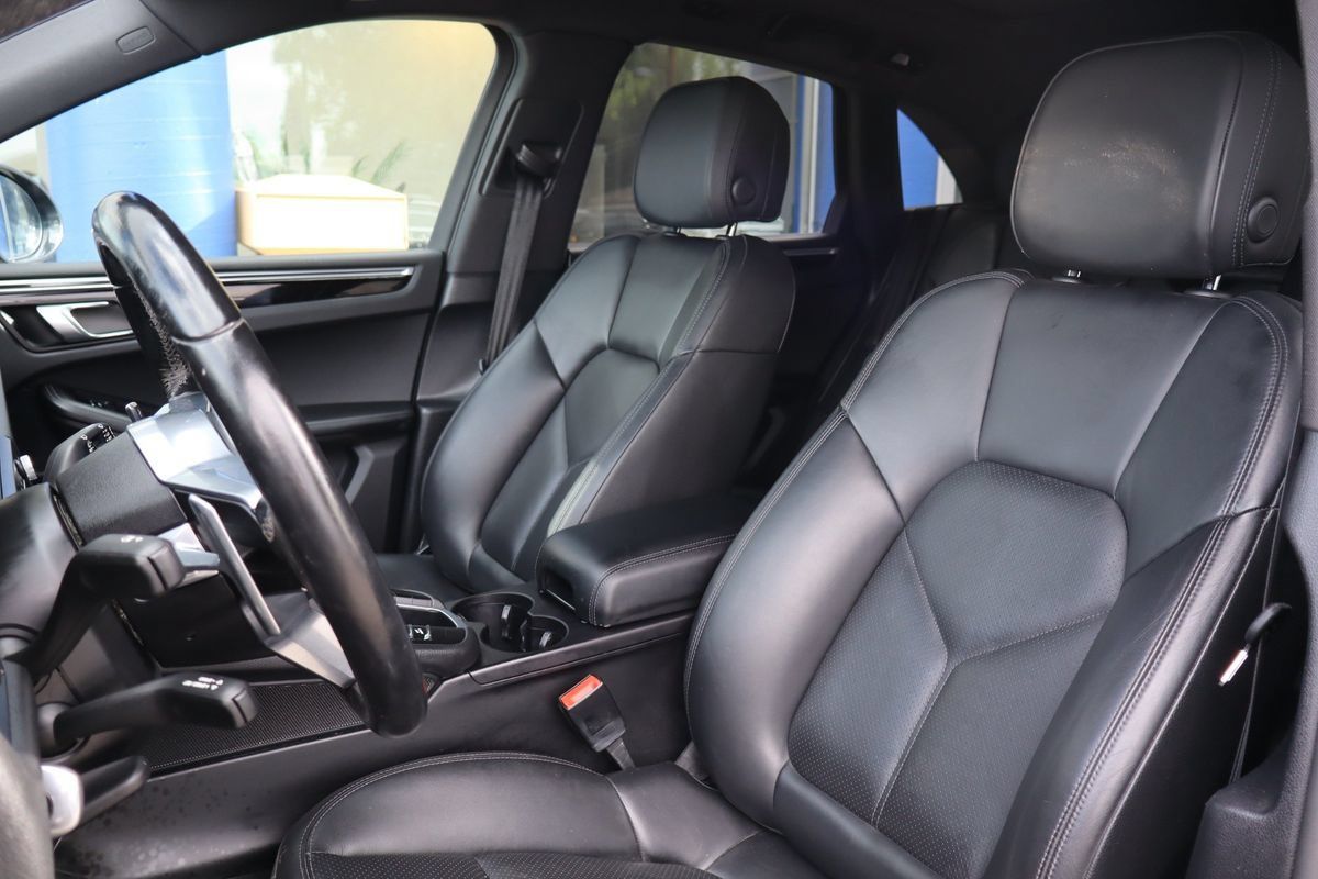 Used 2020 Porsche Macan AWD/4WD image 10