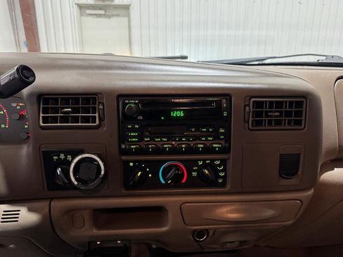 Used 2002 Ford F350 XLT image 9