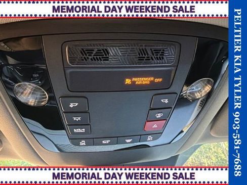 Used 2025 Kia Carnival EX FWD image 23