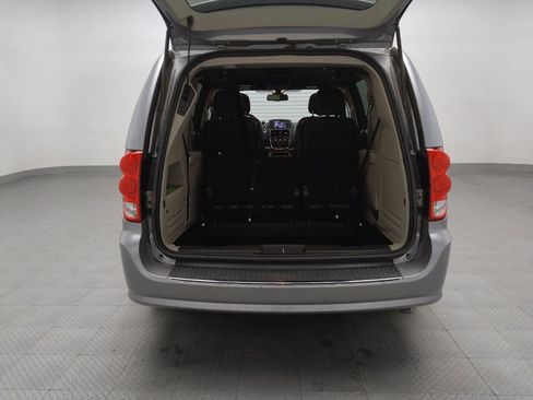 Used 2020 Dodge Grand Caravan SXT image 29