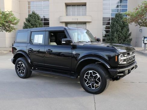 Used 2023 Ford Bronco Outer Banks AWD/4WD image 1