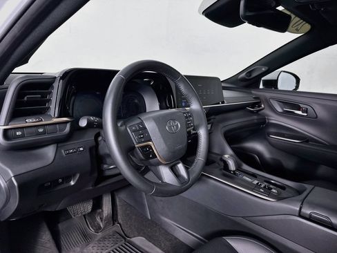 Used 2023 Toyota Crown AWD/4WD image 14