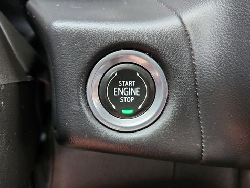 Used 2021 Chevrolet Suburban RST w/ Luxury Package image 9