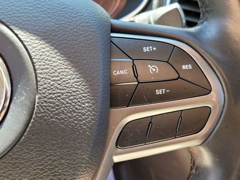 Used 2019 Jeep Cherokee Latitude Plus image 26