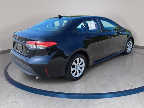 Used 2024 Toyota Corolla LE FWD image 5