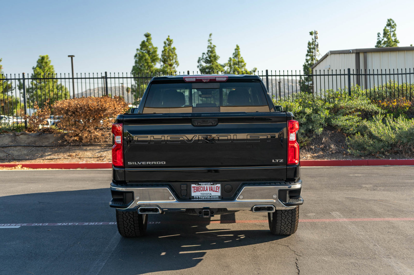 Used 2023 Chevrolet Silverado 1500 LTZ w/ Technology Package AWD/4WD image 9