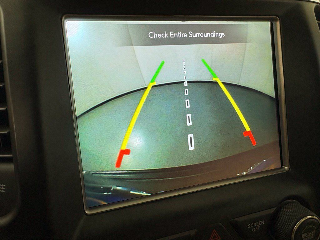 Used 2018 Jeep Grand Cherokee Laredo AWD/4WD image 31