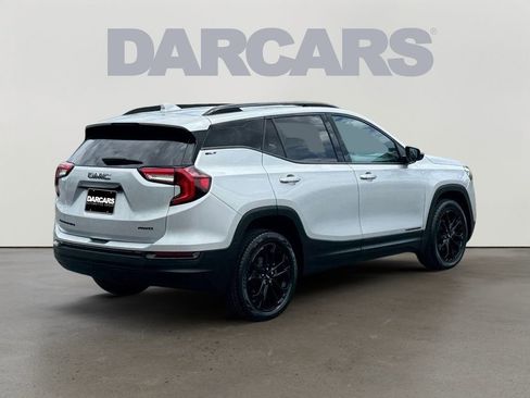 Used 2022 GMC Terrain SLT w/ Elevation Edition image 7