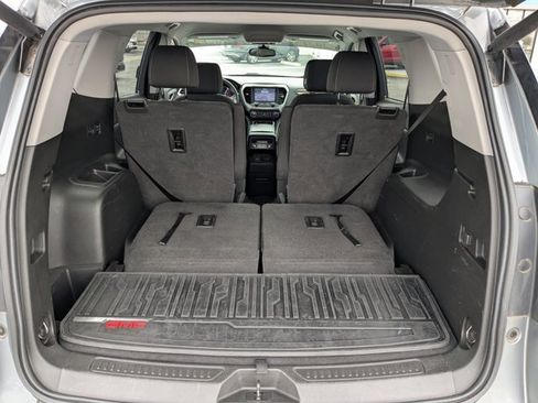 Used 2021 GMC Acadia SLE w/ Driver Convenience Package image 14