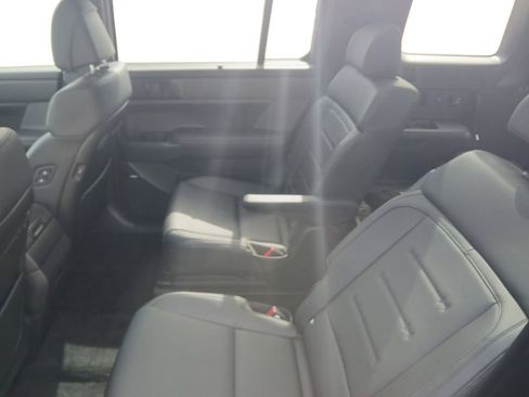 Used 2025 Hyundai Santa Fe Calligraphy AWD/4WD image 12