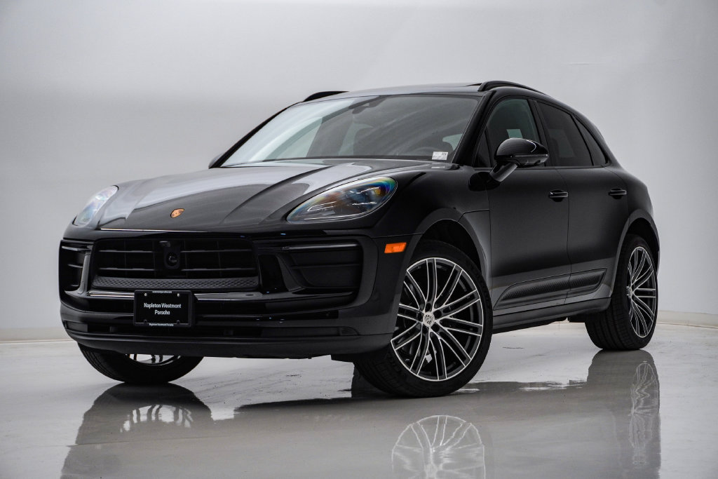 Certified 2026 Porsche Macan AWD/4WD image 1