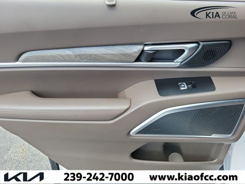 Used 2022 Kia Telluride SX w/ Towing Package FWD image 15