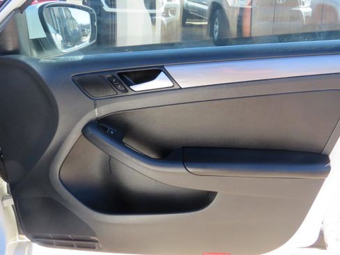 Used 2014 Volkswagen Jetta TDI FWD image 17