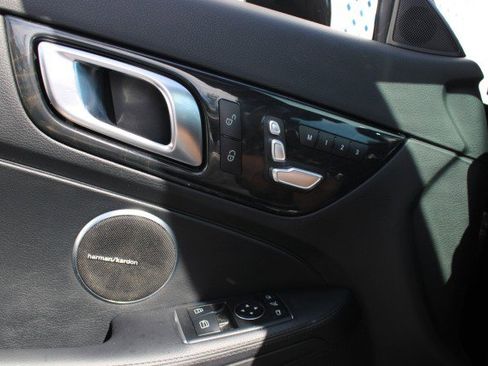 Used 2019 Mercedes-Benz SLC 300 image 31
