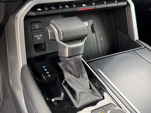 Used 2024 Toyota Tundra Platinum image 25