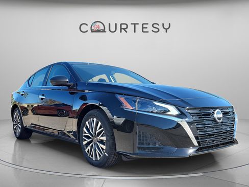 New 2025 Nissan Altima 2.5 SV image 5