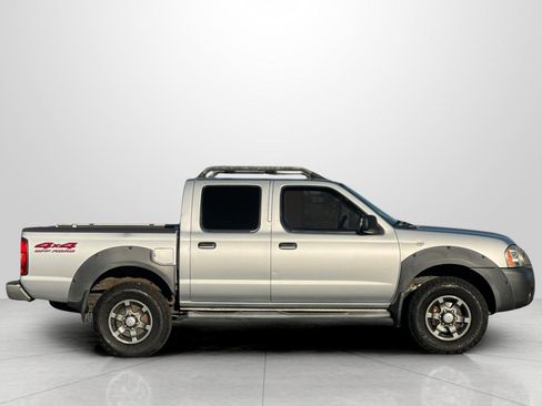 Used 2002 Nissan Frontier XE image 3